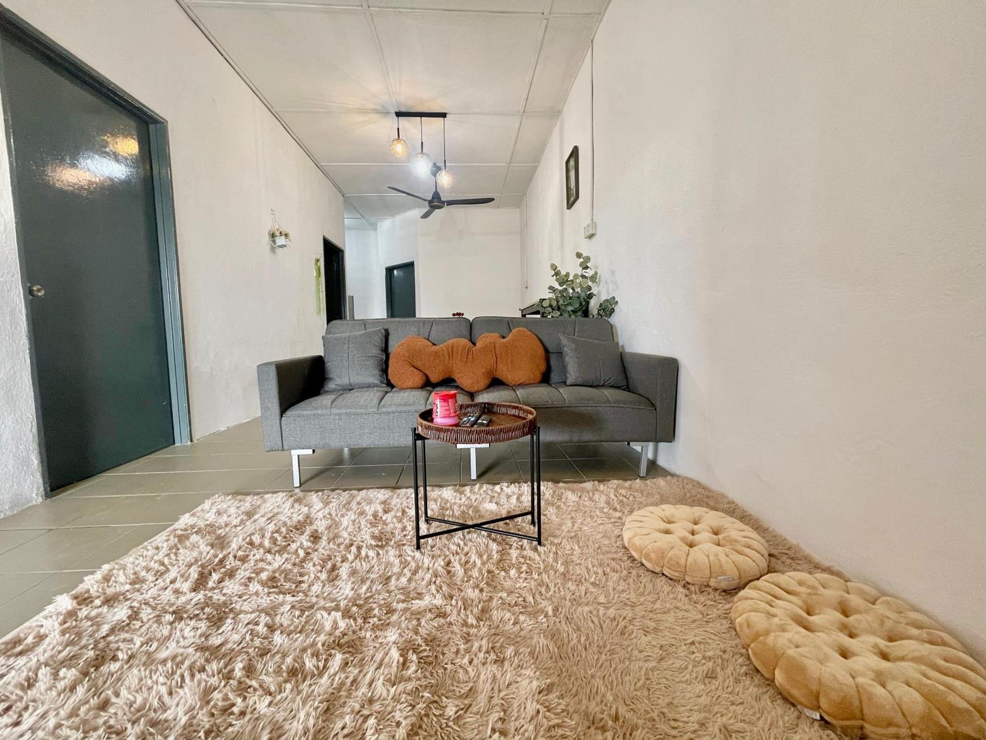 Entire 33 Cozy House • 3 Bedroom @ Alma Букит Мертаджам Екстериор снимка